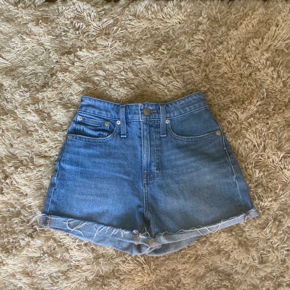 Curvy high rise Madewell Jean shorts